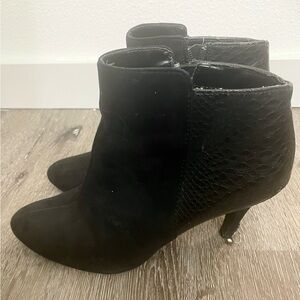 Express Black Textured Heeled Boots